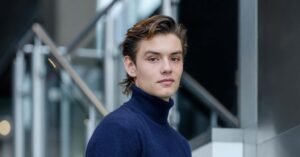 Louis Partridge Biography: Family, Movies, and Personal Life